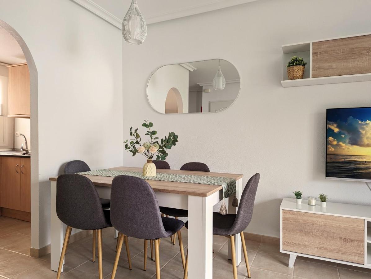 Apartamento Las Palmeras - Con Terraza, Barbacoa, Aire Acondicionado Y A 250M De La Playa! Los Alcázares Buitenkant foto